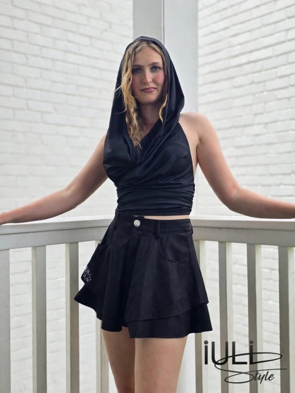 Iuli'Style Black One-Shoulder Draped Ruched Crop Top